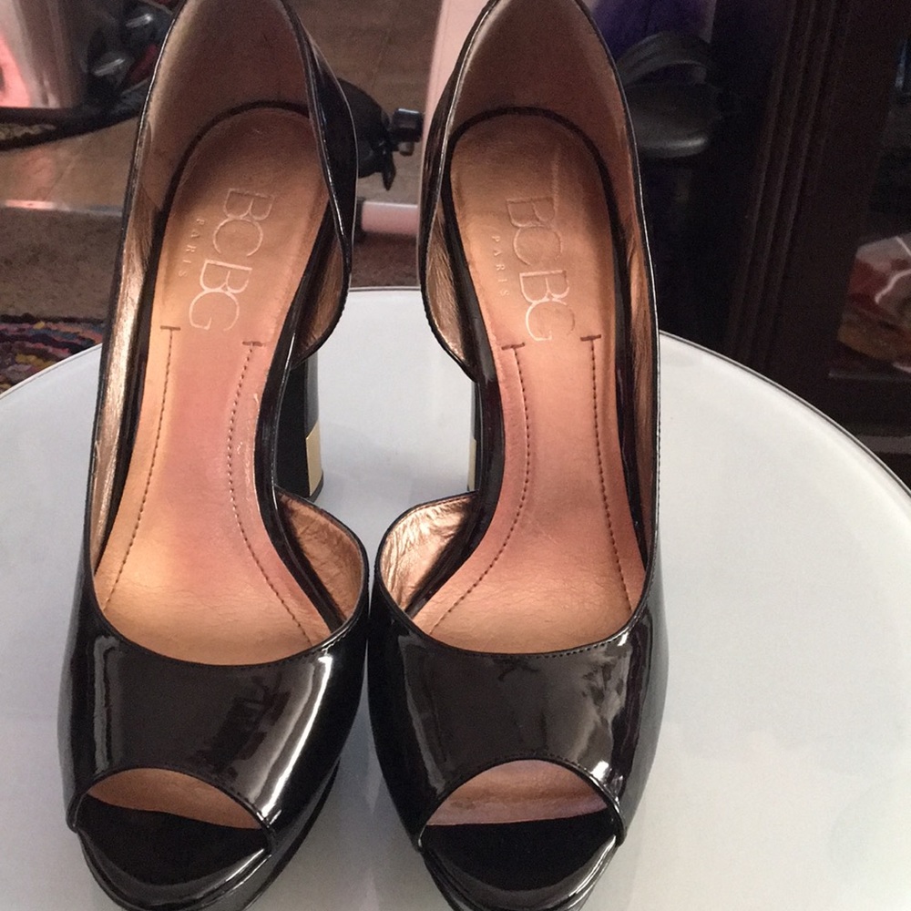 BCBG Paris - Black patent leather shoes